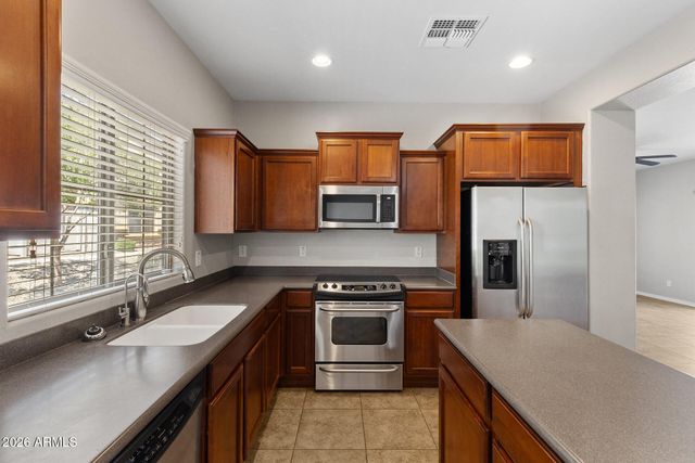 26712 N BABBLING BROOK Drive, Phoenix, AZ 85083