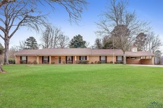 204 W Brookwood Ln, White Oak, TX 75693