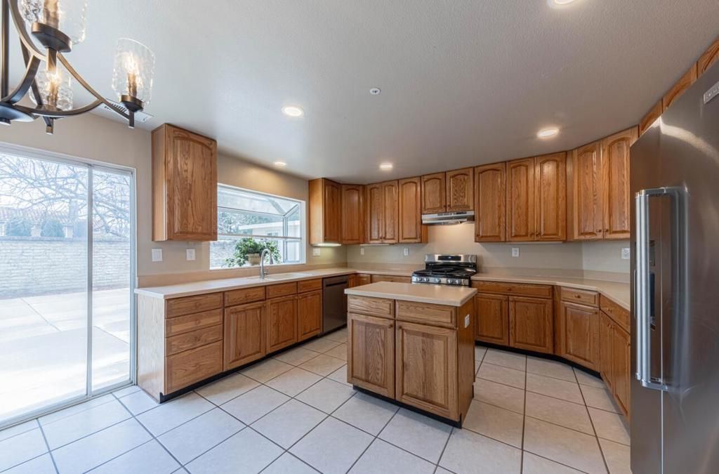 Image 13 of property listing at 10 Rex Circle, Salinas, CA 93906