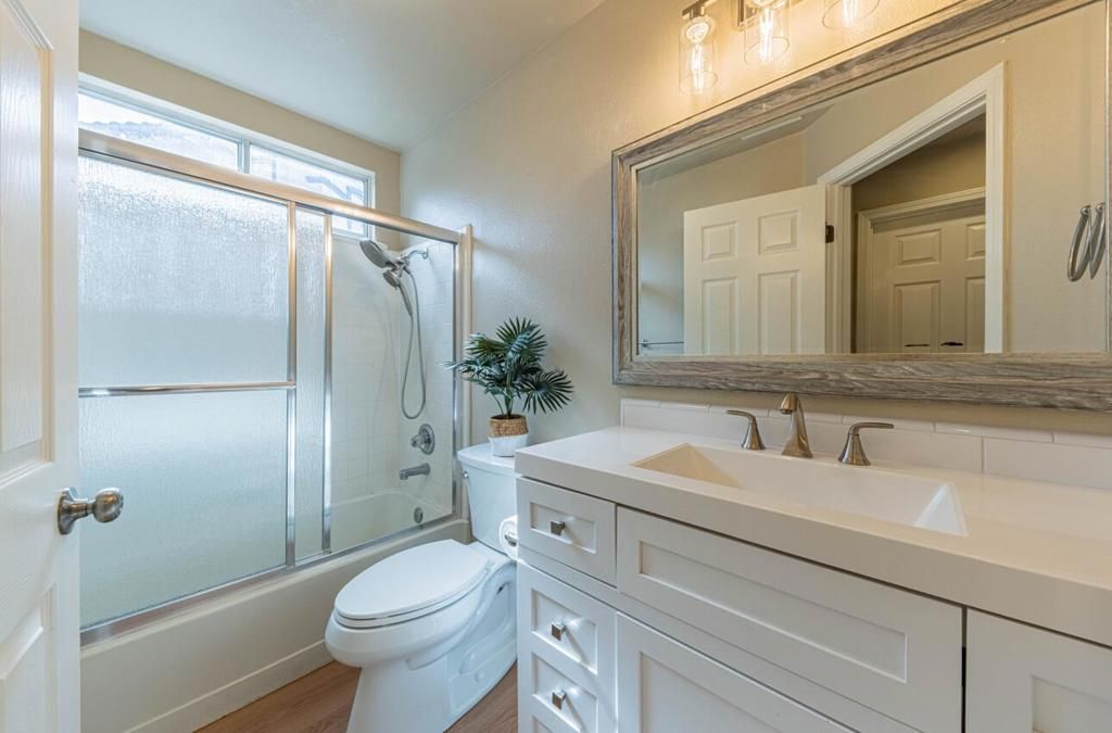 Image 18 of property listing at 10 Rex Circle, Salinas, CA 93906