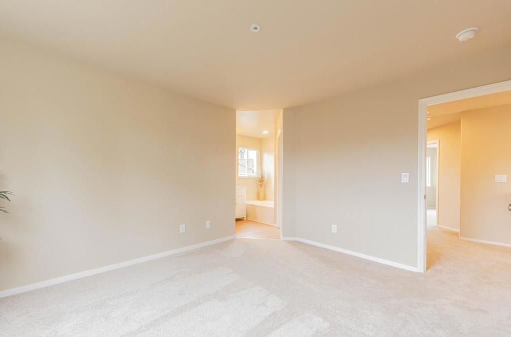 Image 24 of property listing at 10 Rex Circle, Salinas, CA 93906