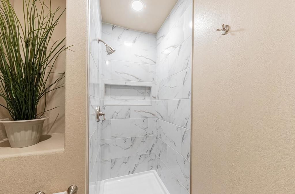 Image 28 of property listing at 10 Rex Circle, Salinas, CA 93906