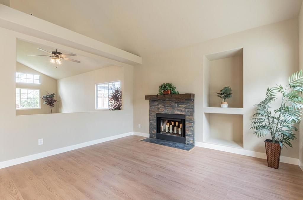 Image 9 of property listing at 10 Rex Circle, Salinas, CA 93906