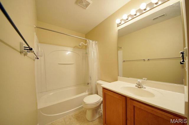 208 Waterside Crossing Ct, St Peters, MO 63376