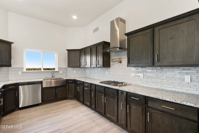 228 Olive Branch, Santa Teresa, NM 88008