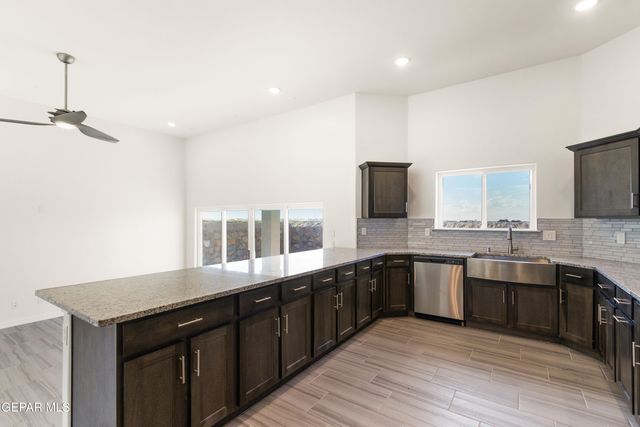 228 Olive Branch, Santa Teresa, NM 88008