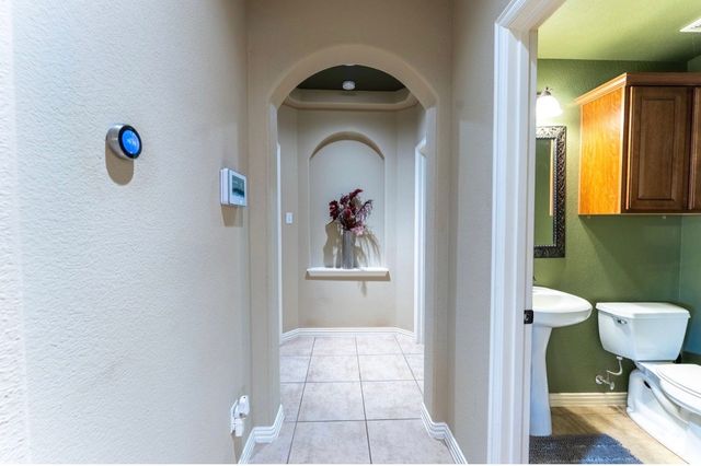 1302 Granada Court, Midlothian, TX 76065