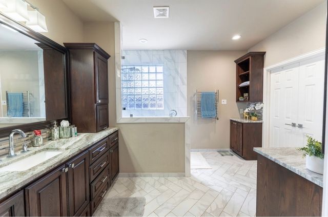 1302 Granada Court, Midlothian, TX 76065