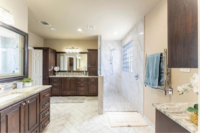 1302 Granada Court, Midlothian, TX 76065