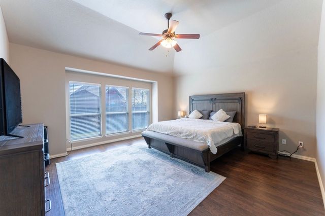 1302 Granada Court, Midlothian, TX 76065