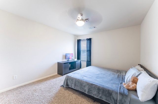 1302 Granada Court, Midlothian, TX 76065