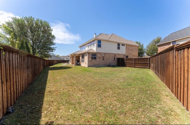 1302 Granada Court, Midlothian, TX 76065
