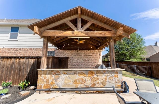 1302 Granada Court, Midlothian, TX 76065