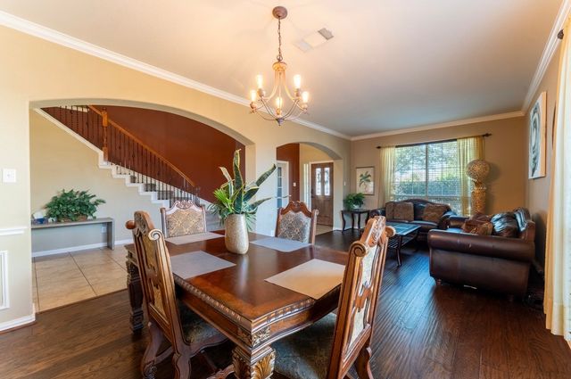 1302 Granada Court, Midlothian, TX 76065