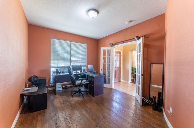 1302 Granada Court, Midlothian, TX 76065