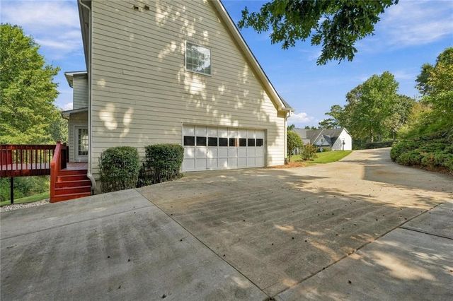 238 Ribbon Leaf View, Suwanee, GA 30024