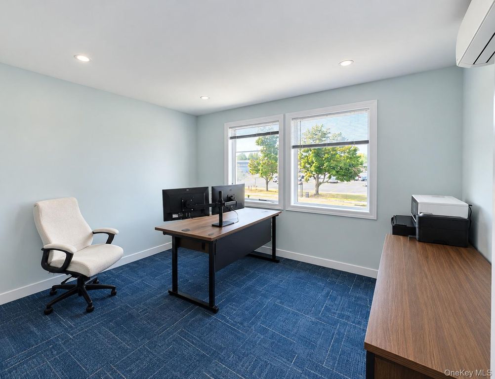 390 Hillside Avenue 3, North New Hyde Park, NY 11040 — exterior