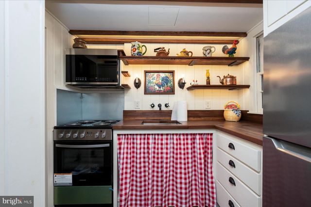 5503 BROOKS WOODS RD, Lothian, MD 20711