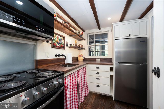 5503 BROOKS WOODS RD, Lothian, MD 20711