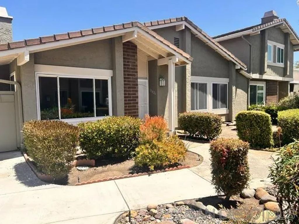 17426 Fairlie, San Diego, CA 92128