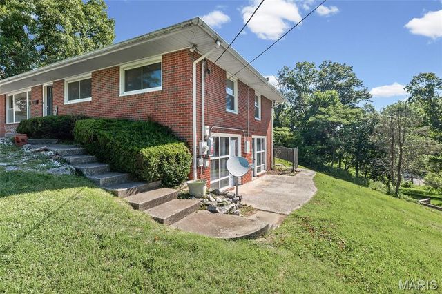 2303 Fairview Drive, Alton, IL 62002