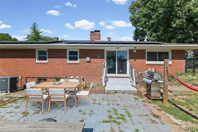 2303 Fairview Drive, Alton, IL 62002