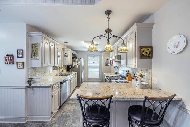 4167 Bayouside Dr, Houma, LA 70363