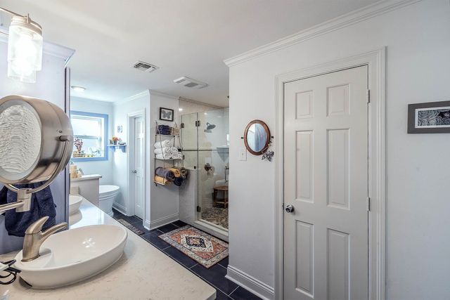 4167 Bayouside Dr, Houma, LA 70363