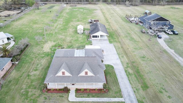 4167 Bayouside Dr, Houma, LA 70363