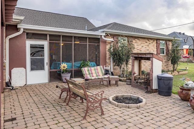 4167 Bayouside Dr, Houma, LA 70363