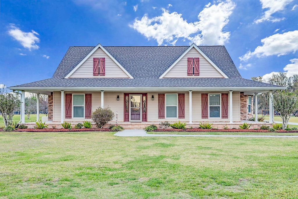 4167 Bayouside Dr, Houma, LA 70363