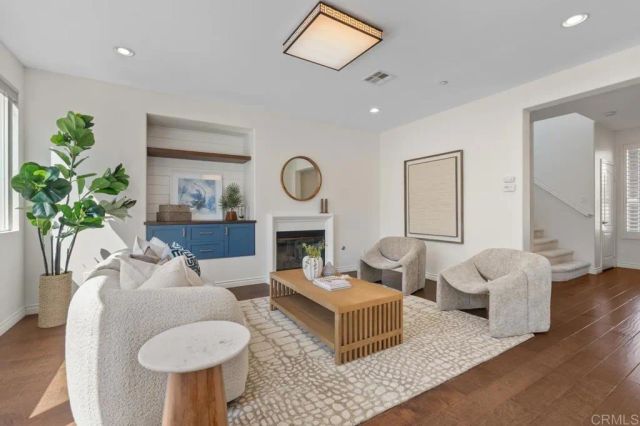 10553 Hollingsworth Way, San Diego, CA 92127