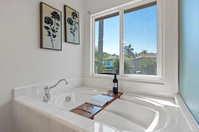 10553 Hollingsworth Way, San Diego, CA 92127