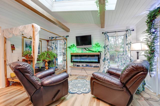 7449 Brentwood Lane, Gurnee, IL 60031