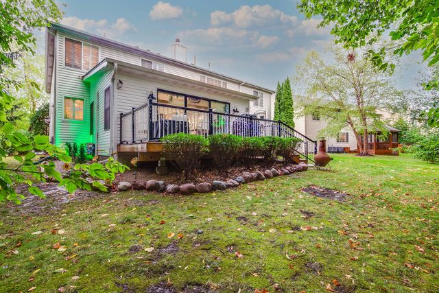 7449 Brentwood Lane, Gurnee, IL 60031