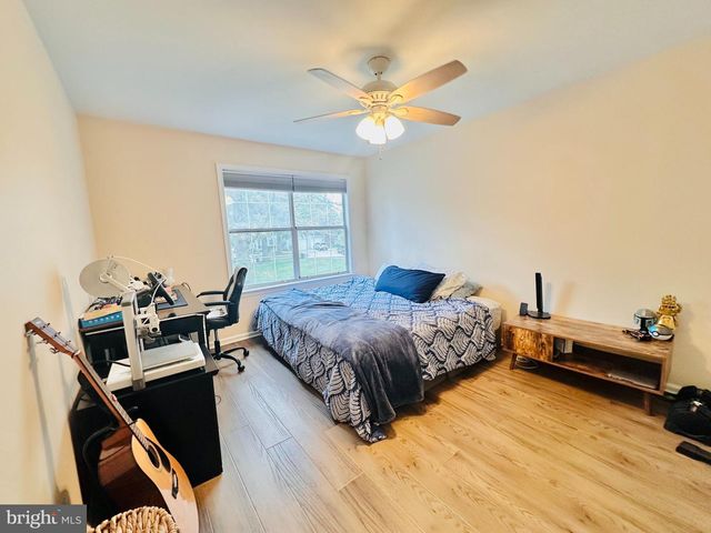 10 COLEBROOK CT, Princeton, NJ 08540