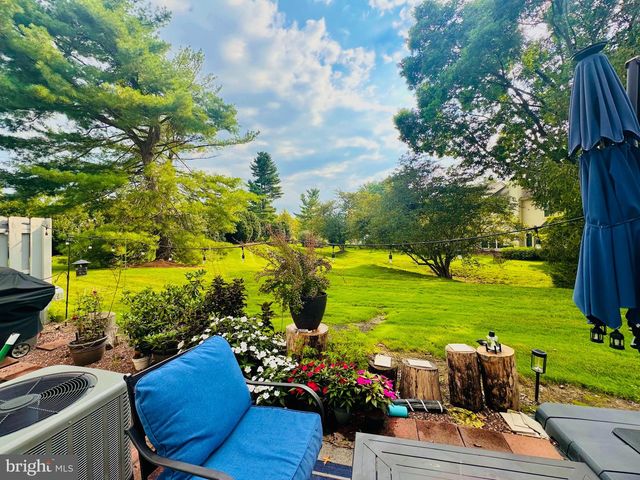 10 COLEBROOK CT, Princeton, NJ 08540