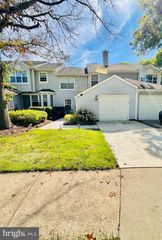 10 COLEBROOK CT, Princeton, NJ 08540