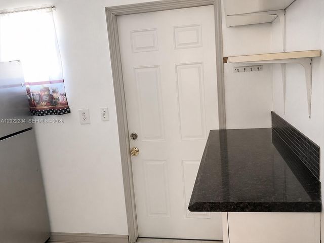716 NW 4th St, Hallandale Beach, FL 33009
