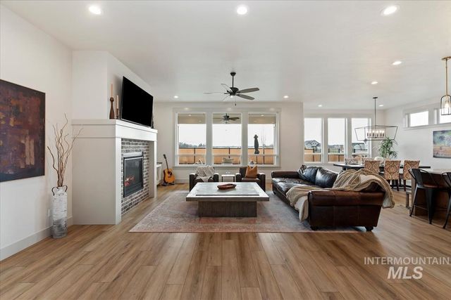 21890 Paint Ave, Star, ID 83669