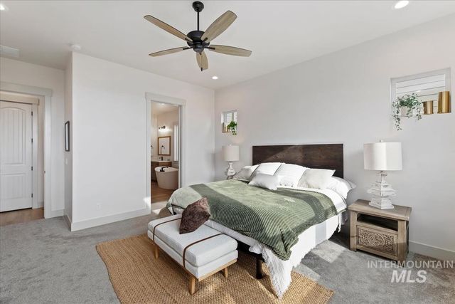 21890 Paint Ave, Star, ID 83669