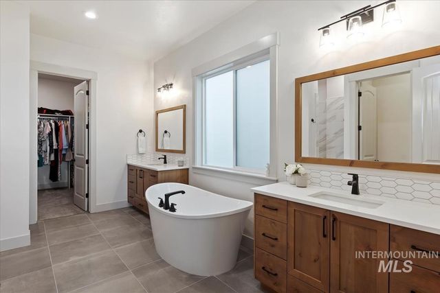 21890 Paint Ave, Star, ID 83669