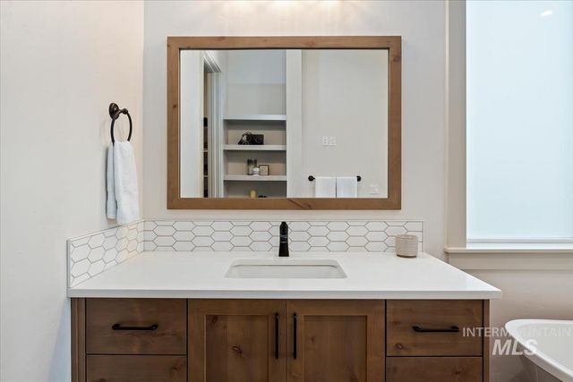 21890 Paint Ave, Star, ID 83669