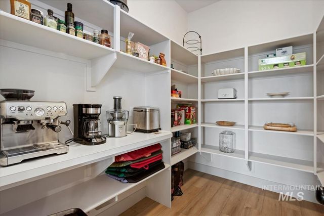 21890 Paint Ave, Star, ID 83669