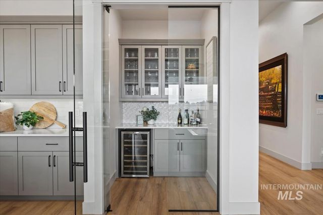 21890 Paint Ave, Star, ID 83669