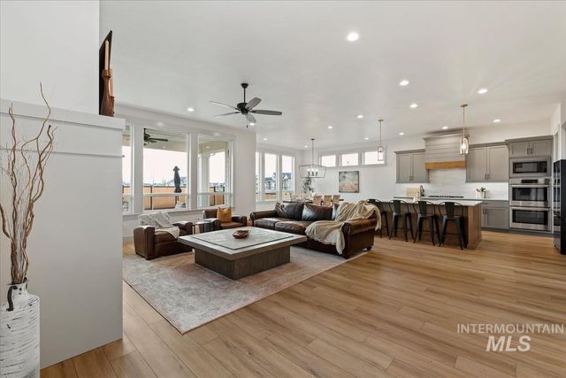 21890 Paint Ave, Star, ID 83669