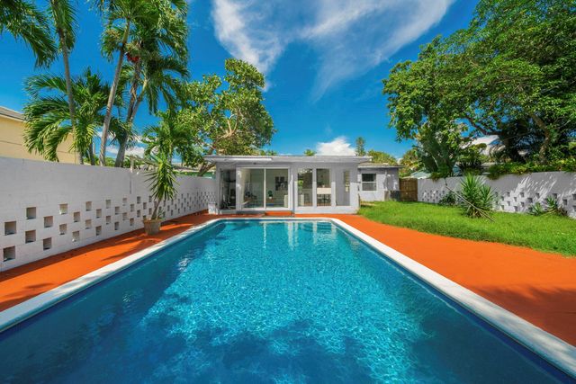 842 Sw 11th Court, Fort Lauderdale, FL 33315