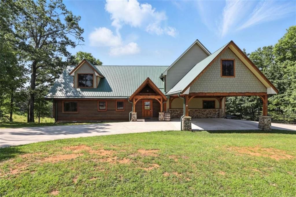 929 Hickory Nut Mountain Road, Tallulah Falls, GA 30573