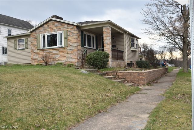 189 Center Street, Struthers, OH 44471