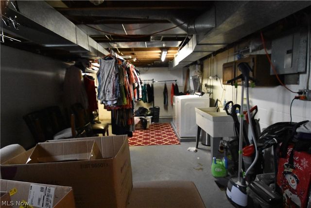 189 Center Street, Struthers, OH 44471